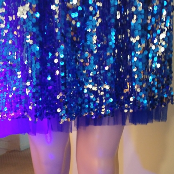 SHORT DARK BLUE AND SILVER PROM/PARTY DRESS - Picture 3 of 4